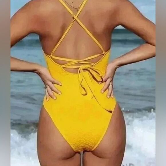 Cupshe yellow ruffle lace up back one piece size medium - Picture 2 of 3